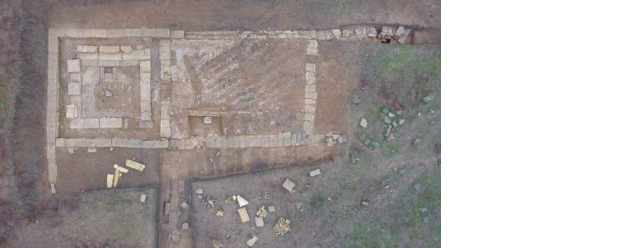 Veduta-da-drone-del-grande-edificio-pubblico-di-epoca-ellenistica_900.jpg