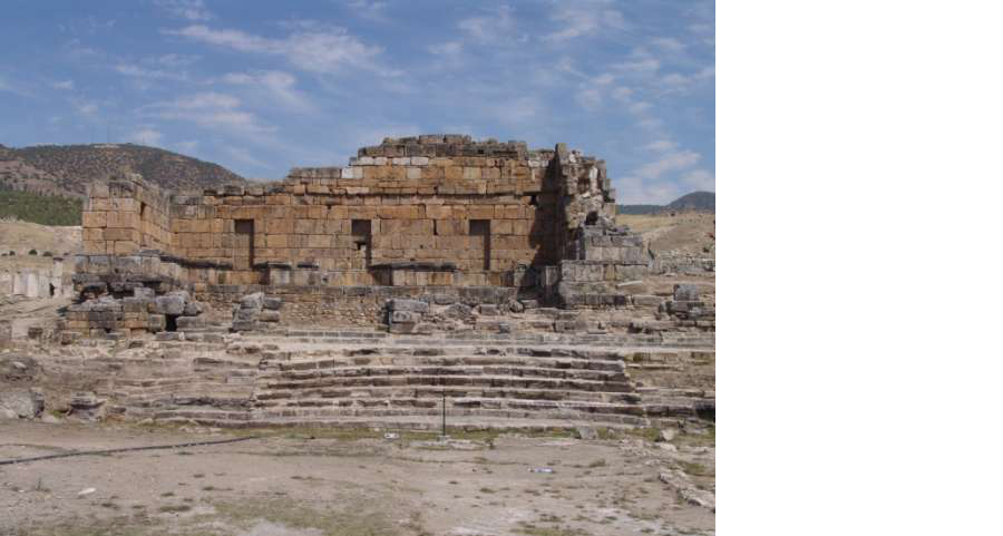 Il-ninfeo-del-santuario-di-Apollo-a-Hierapolis_900.jpg
